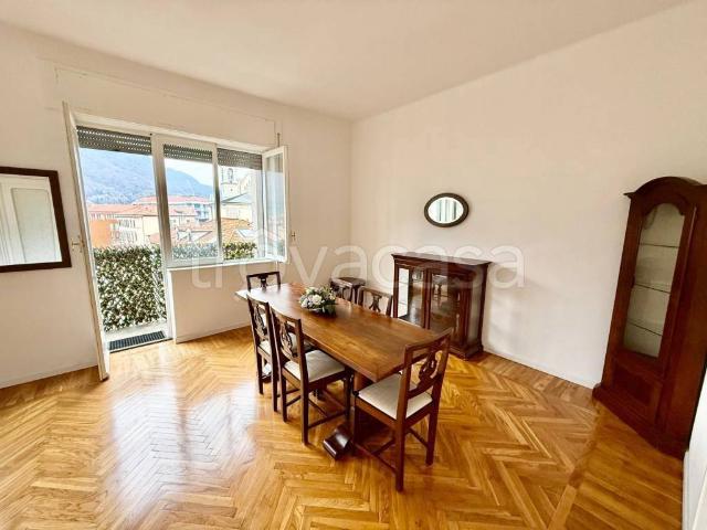 Appartamento in affitto a Como, posto auto, vista panoramica, parzialmente arredato TrovaCasa