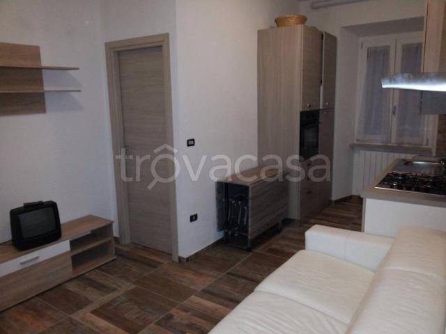 Appartamento in affitto a Como via Monticelli, 2, arredato, balcone, angolo cottura TrovaCasa