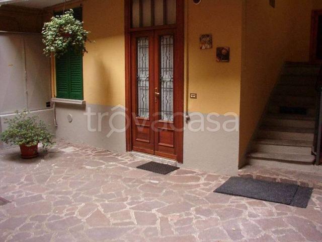 Appartamento in affitto a Como via Borgo Vico, 96, arredato, riscaldamento autonomo, centrale TrovaCasa
