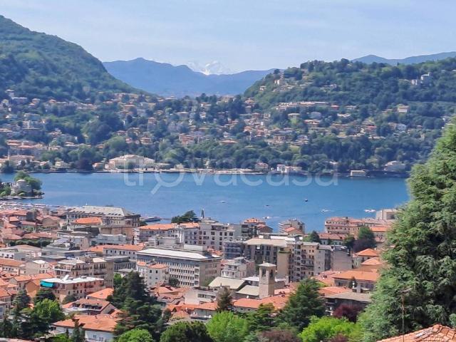 Appartamento in affitto a Como via per Brunate, 13, box, terrazzo, vista lago TrovaCasa