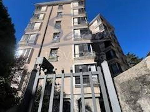 Appartamento in affitto a Como via Rezzonico, non arredato/vuoto, vista panoramica, ascensore TrovaCasa