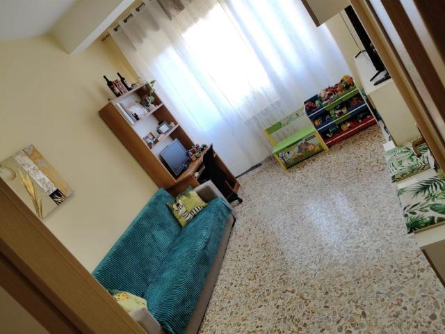 Appartamento in affitto a Cosenza, arredato, riscaldamento autonomo, ascensore TrovaCasa