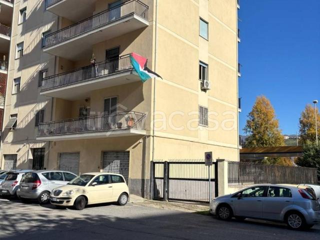 Appartamento in affitto a Cosenza via Consalvo Aragona, 14, arredato, posto auto, terrazzo TrovaCasa