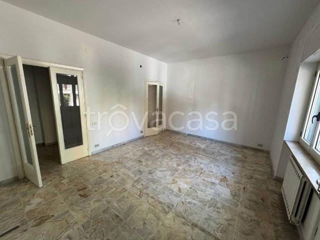 Appartamento in affitto a Cosenza via frugiuele, 39, non arredato/vuoto, lavanderia, balcone TrovaCasa