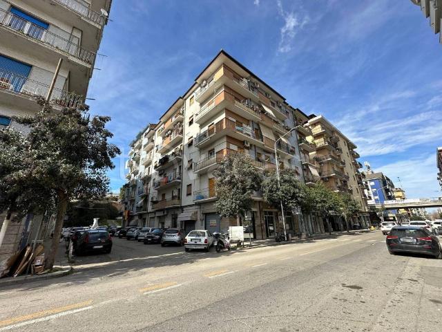 Appartamento in affitto a Cosenza via Panebianco, 125, non arredato/vuoto, ascensore, balcone TrovaCasa