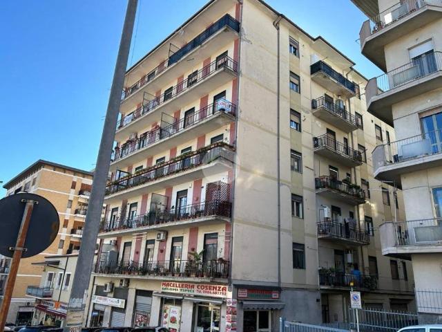 Appartamento in affitto a Cosenza via Pasquale Rebecchi, 29, non arredato/vuoto, riscaldamento autonomo, ascensore TrovaCasa