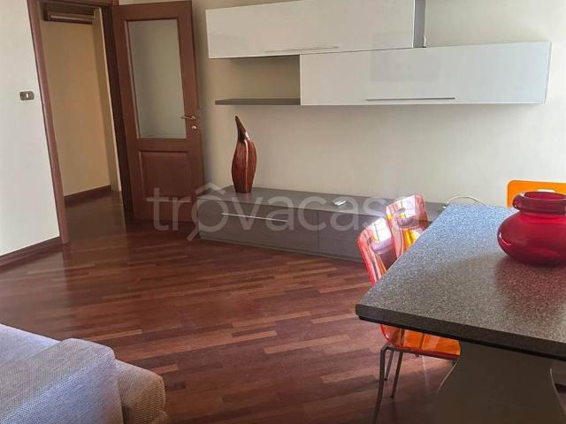 Appartamento in affitto a Cosenza via Silvio Sesti, arredato, ascensore, riscaldamento centralizzato TrovaCasa