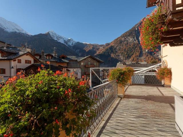 Appartamento in affitto a Courmayeur AO