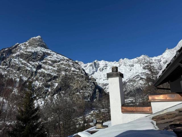 Appartamento in affitto a Courmayeur, box, terrazzo, caminetto TrovaCasa