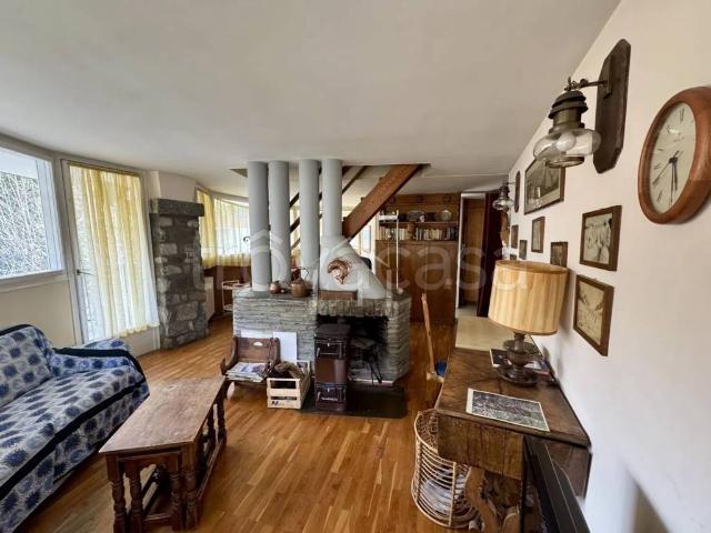 Appartamento in affitto a Courmayeur via Circonvallazione, 30, posto auto coperto, cantina, balcone TrovaCasa