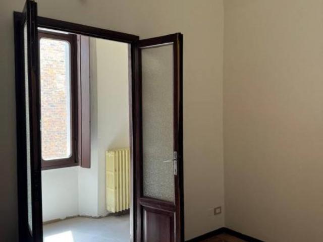 Appartamento in affitto a Cremona piazza Lodi, non arredato/vuoto, centrale, cantina TrovaCasa