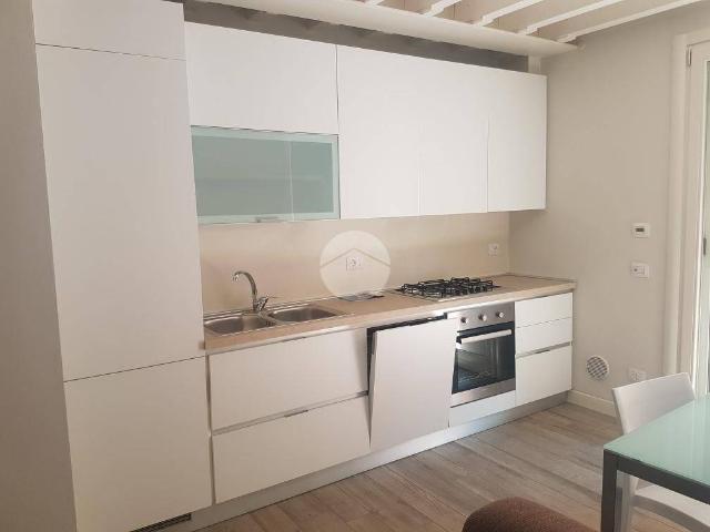 Appartamento in affitto a Desenzano del Garda appartamento via santa maria, 7, arredato, terrazzo, ascensore TrovaCasa