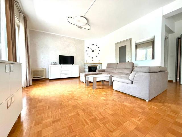 Appartamento in affitto a Desenzano del Garda BS