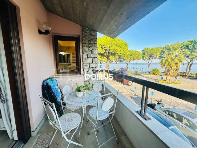 Appartamento in affitto a Desenzano del Garda via Angelo Anelli, arredato, terrazzo, vista lago TrovaCasa