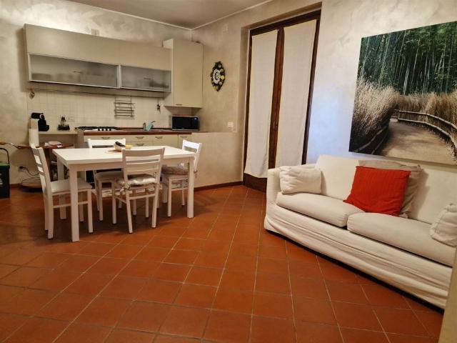 Appartamento in affitto a Desenzano del Garda via curtatone 52, arredato, posto auto, terrazzo TrovaCasa