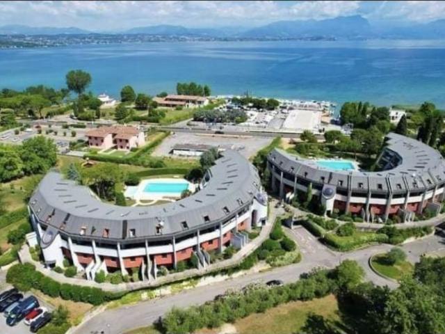 Appartamento in affitto a Desenzano del Garda via colli storici 18, arredato, giardino, posto auto TrovaCasa
