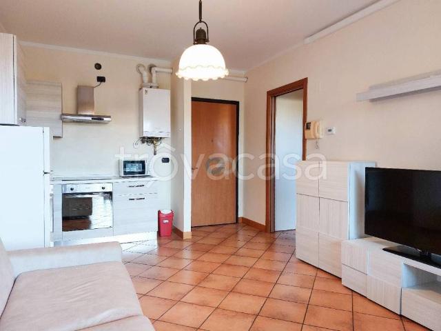 Appartamento in affitto a Desenzano del Garda via Daniele Comboni, 1, arredato, giardino privato, box TrovaCasa