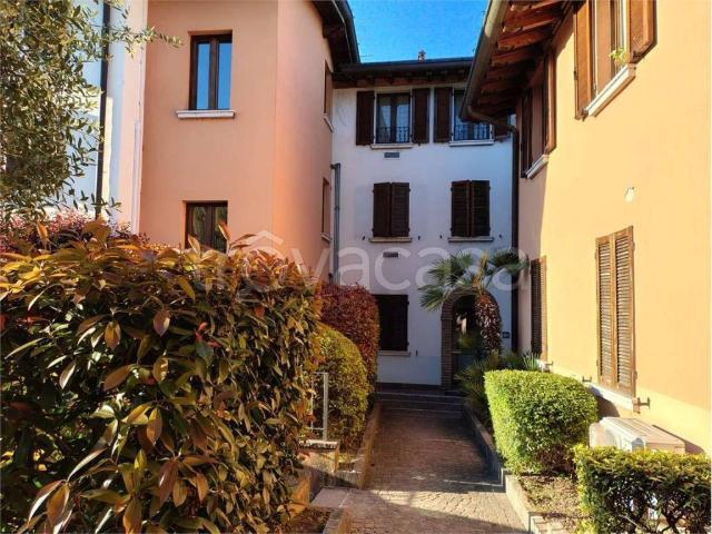 Appartamento in affitto a Desenzano del Garda via Garibaldi, arredato, posto auto, centrale TrovaCasa