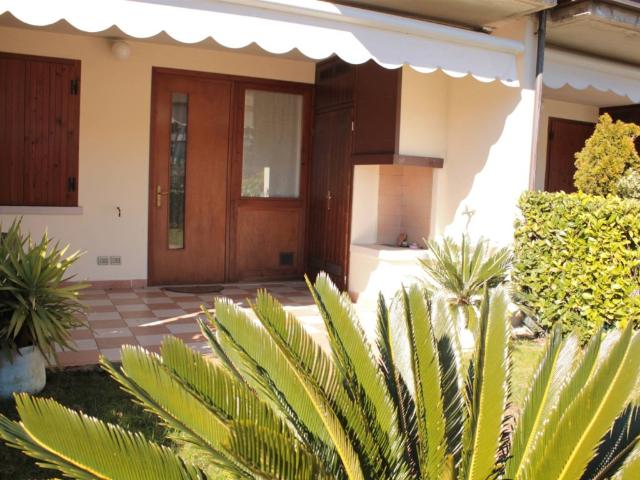 Appartamento in affitto a Desenzano del Garda via Giulio Cesare snc, arredato, giardino, box TrovaCasa