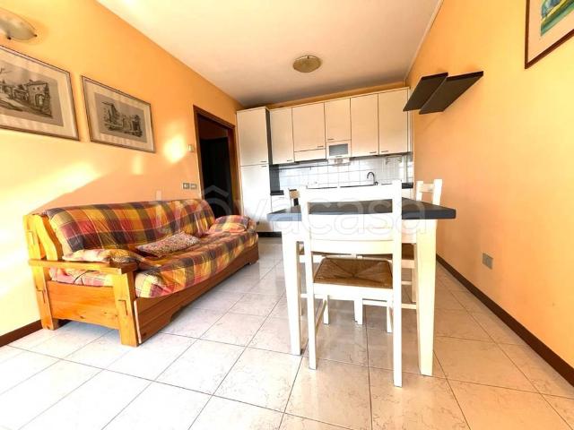 Appartamento in affitto a Desenzano del Garda via Padre Annibale Maria di Francia, arredato, terrazzo, ascensore TrovaCasa