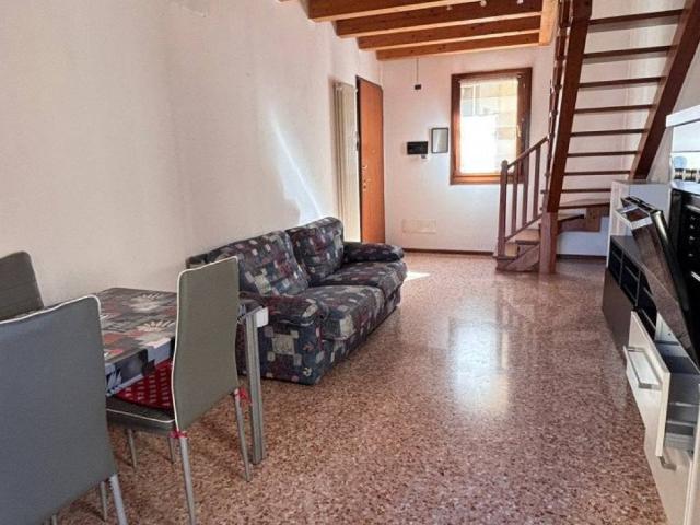 Appartamento in affitto a Este PD
