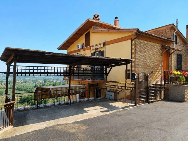 Appartamento in affitto a Fara in Sabina RI