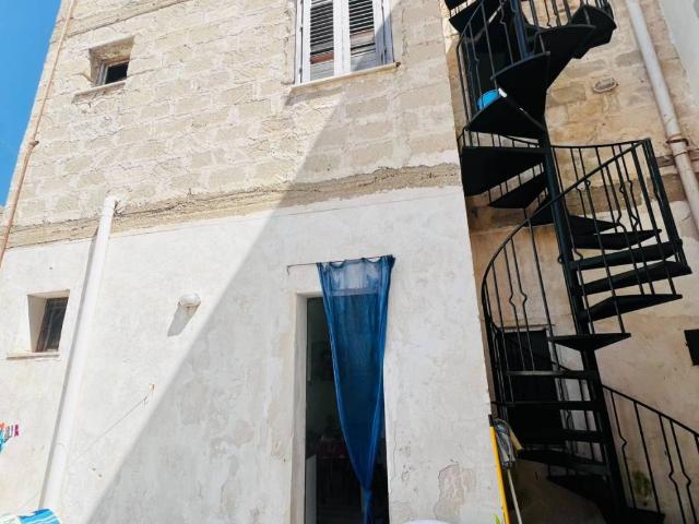 Appartamento in affitto a Favignana via Antonio Pacinotti, arredato, terrazzo, balcone TrovaCasa