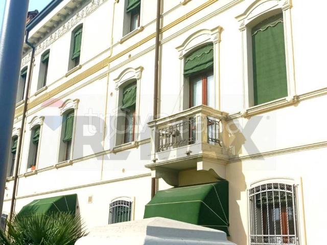 Appartamento in affitto a Ferrara, arredato, ascensore, doppi vetri TrovaCasa