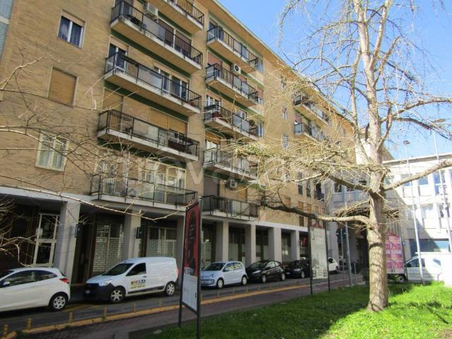 Appartamento in affitto a Ferrara via Arturo Cassoli, 55, arredato, ascensore, centrale TrovaCasa