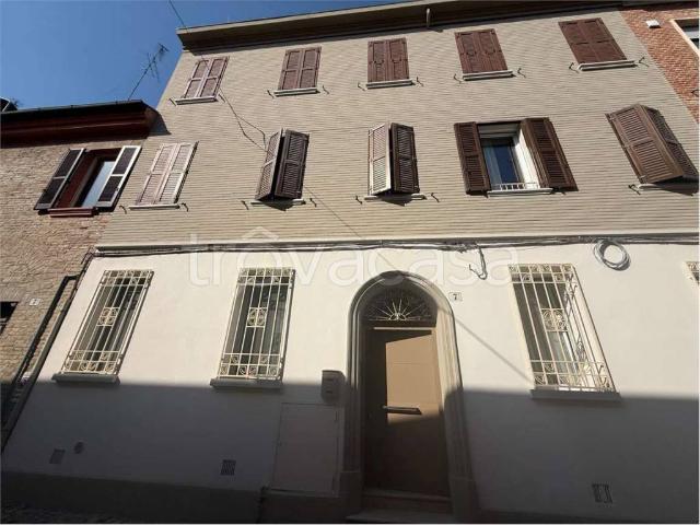 Appartamento in affitto a Ferrara via del Pozzo, 7/b, arredato, riscaldamento autonomo, immobile di prestigio TrovaCasa