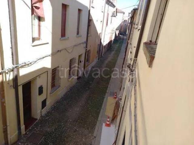 Appartamento in affitto a Ferrara via Della Sacca, 45, arredato, buono stato, centrale TrovaCasa