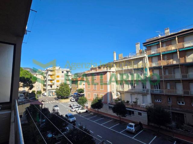 Appartamento in affitto a Finale Ligure corso Europa, arredato, ascensore, balcone TrovaCasa