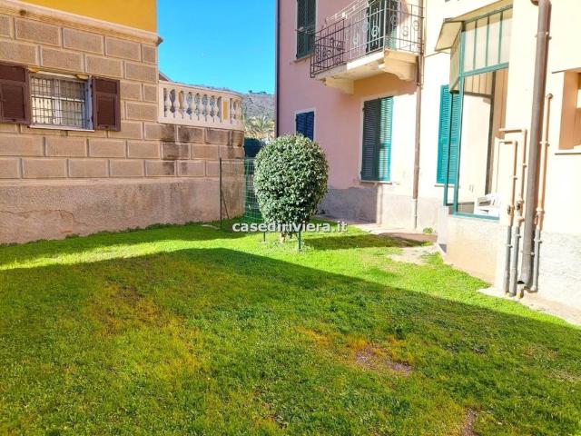 Appartamento in affitto a Finale Ligure, arredato, giardino, posto auto TrovaCasa