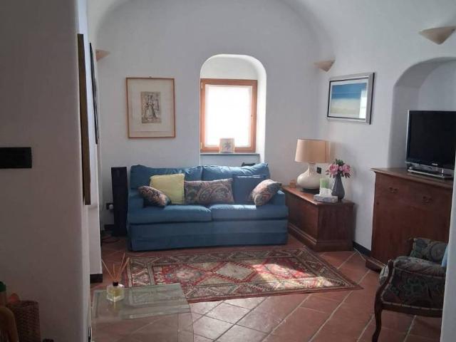 Appartamento in affitto a Finale Ligure SV