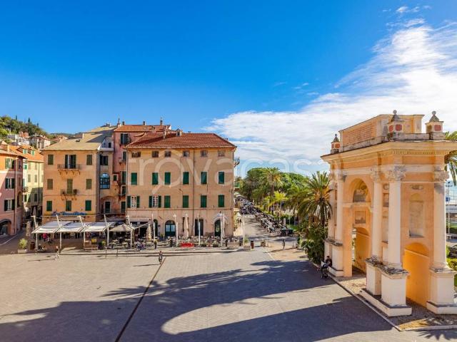 Appartamento in affitto a Finale Ligure piazza Vittorio Emanuele ii, 5, arredato, vista mare, ascensore TrovaCasa