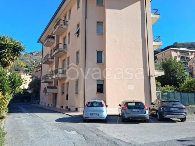 Appartamento in affitto a Finale Ligure via Fiume, 30, arredato, giardino privato, posto auto TrovaCasa
