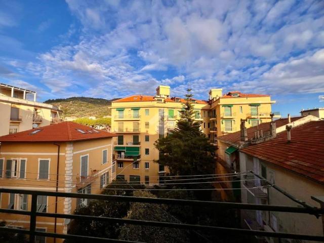Appartamento in affitto a Finale Ligure via Santuario, 13, arredato, ascensore, ristrutturato TrovaCasa