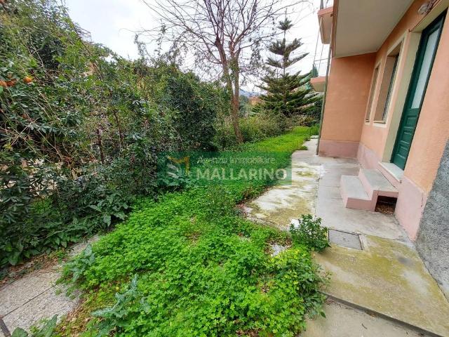 Appartamento in affitto a Finale Ligure vico Scarrone, arredato, giardino privato, posto auto TrovaCasa