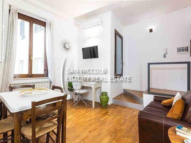 Appartamento in affitto a Firenze costa San Giorgio, arredato, cucina abitabile, doppi servizi TrovaCasa