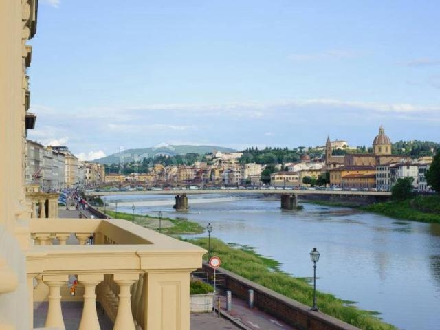 Appartamento in affitto a Firenze lungarno Amerigo Vespucci, 30, terrazzo, immobile di prestigio, parzialmente arredato TrovaCasa