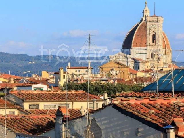 Appartamento in affitto a Firenze lungarno Amerigo Vespucci, non arredato/vuoto, terrazzo, immobile di prestigio TrovaCasa