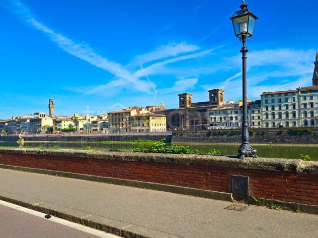 Appartamento in affitto a Firenze lungarno Serristori, arredato, riscaldamento autonomo, immobile di prestigio TrovaCasa