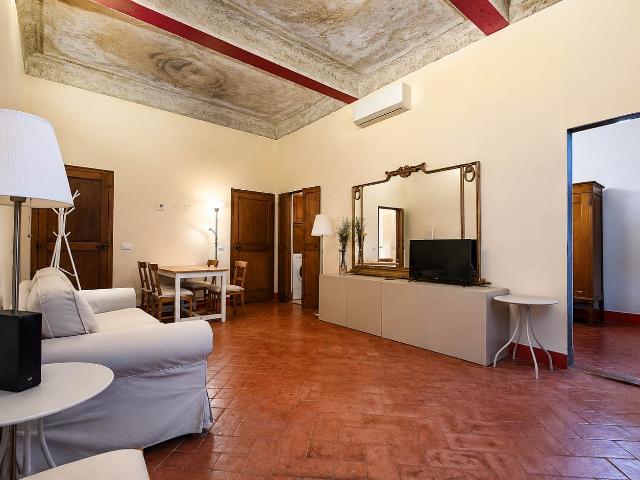 APPARTAMENTO in AFFITTO a FIRENZE SANTO SPIRITO di 4 vani