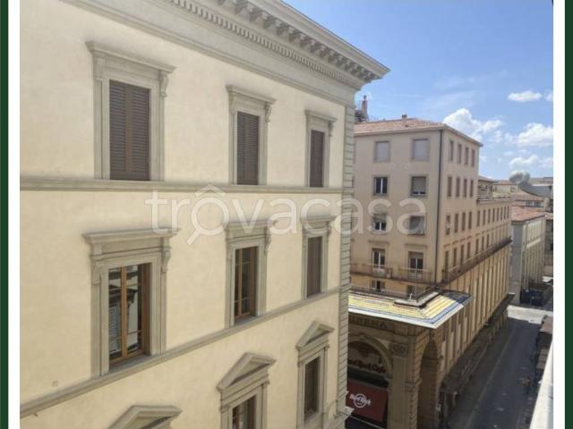 Appartamento in affitto a Firenze piazza della Repubblica, arredato, ascensore, aria condizionata TrovaCasa