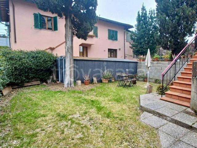 Appartamento in affitto a Firenze via Aretina, arredato, giardino privato, posto auto TrovaCasa