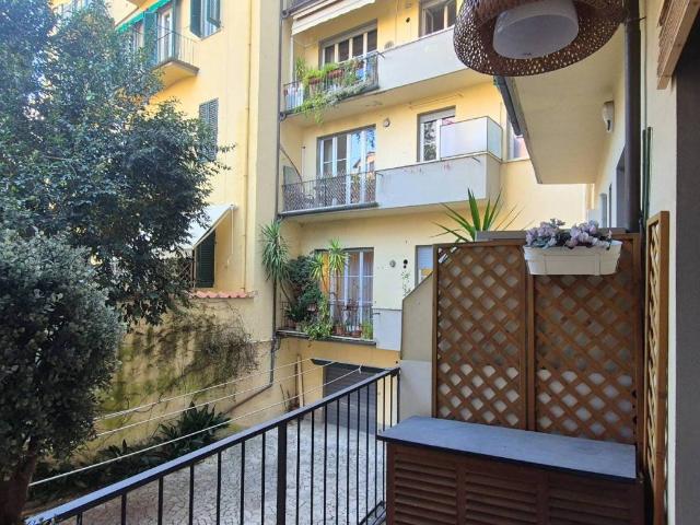 Appartamento in affitto a Firenze via Bernardino Telesio, arredato, terrazzo, centrale TrovaCasa