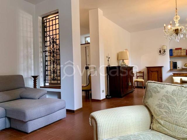 Appartamento in affitto a Firenze via Brunetto Latini, arredato, terrazzo, riscaldamento autonomo TrovaCasa