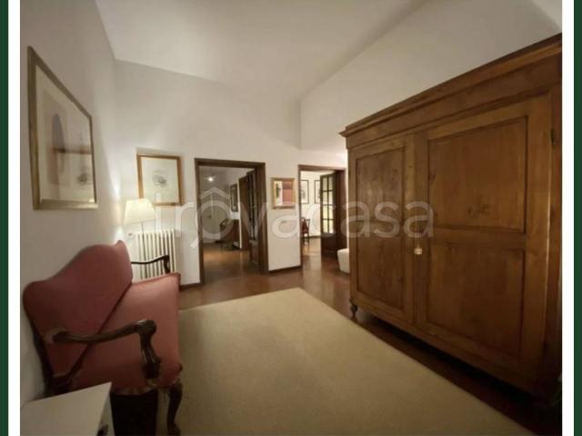 Appartamento in affitto a Firenze via dei Brunelleschi, arredato, ascensore, aria condizionata TrovaCasa
