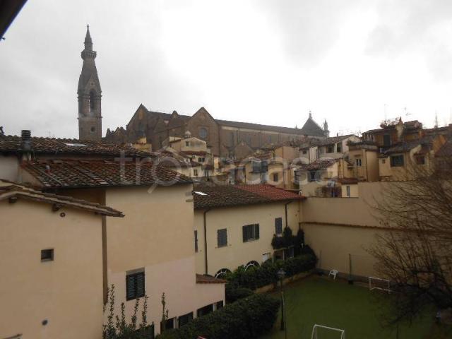 Appartamento in affitto a Firenze via dei Macci, arredato, travi a vista, ultimo piano TrovaCasa