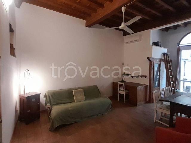 Appartamento in affitto a Firenze via dei Serragli, 28, arredato, terrazzo, travi a vista TrovaCasa